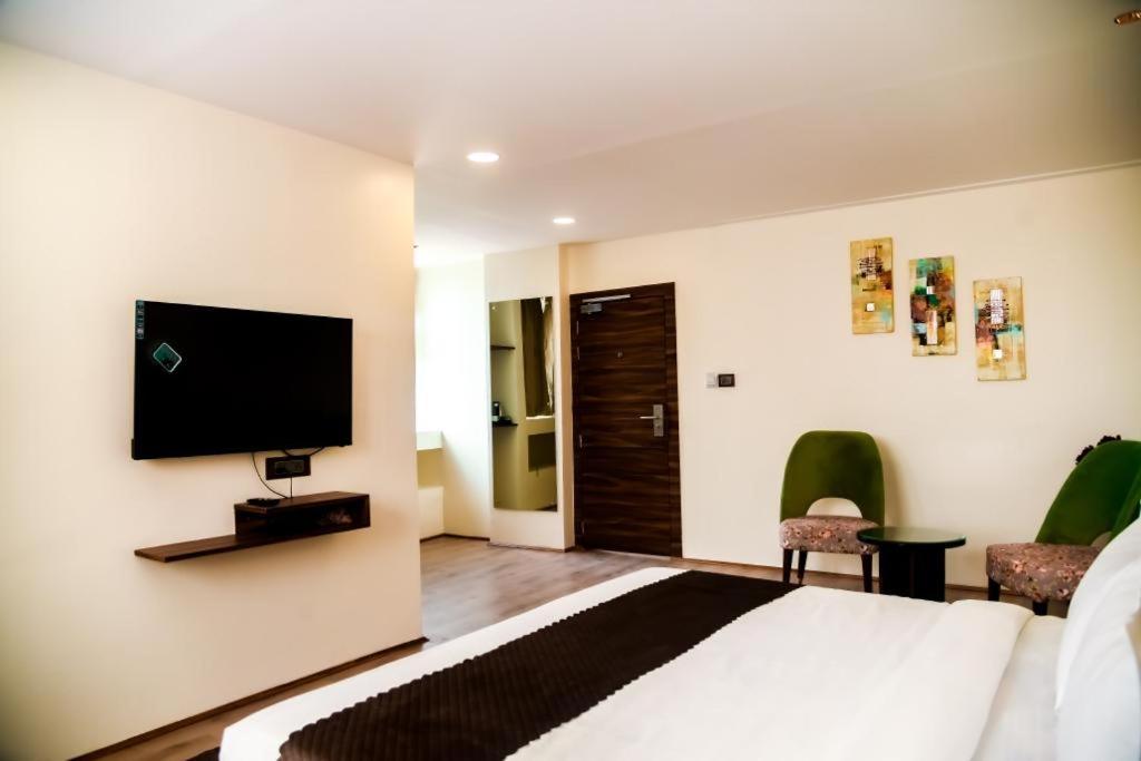 Hôtel Cloud Social à Shillong Extérieur photo