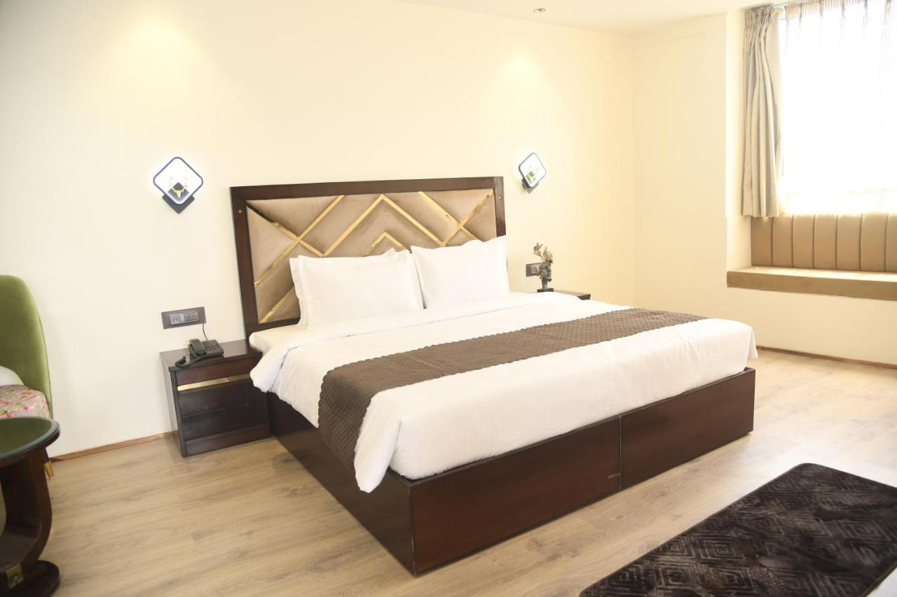 Hôtel Cloud Social à Shillong Extérieur photo